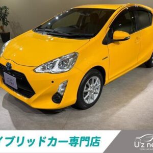 2015 Toyota Aqua yellow hybrid used car Japan export