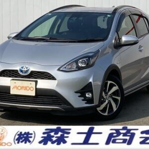 2017 Toyota Aqua silver hybrid used car Japan export