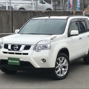 2013 Nissan X-Trail pearl gasoline used car Japan export