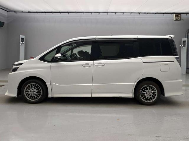 Ref:AUX-22274578 TOYOTA VOXY 2021 - Image 7