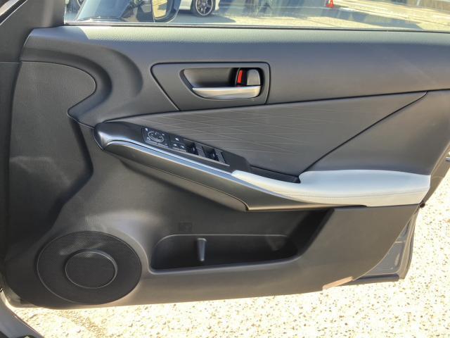 Ref:AUX-22297784 LEXUS IS 2024 - Image 16