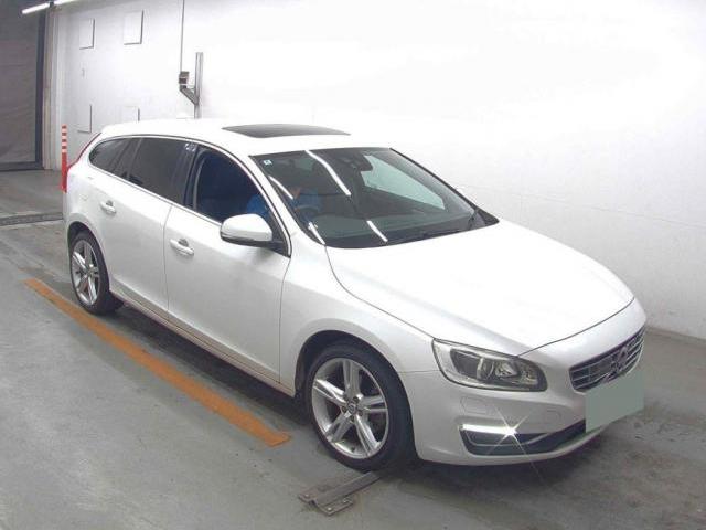 Ref:AUX-22354498 VOLVO V60 2018 - Image 4
