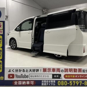 2019 Toyota Voxy pearl gasoline used car Japan export