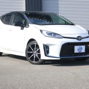 2024 Toyota Aqua pearl hybrid used car Japan export