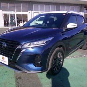 2022 Nissan Kicks blue hybrid used car Japan export