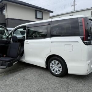 2021 Toyota Noah white gasoline used car Japan export