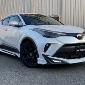2022 Toyota C-Hr pearl hybrid used car Japan export