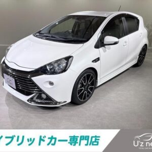 2014 Toyota Aqua pearl hybrid used car Japan export
