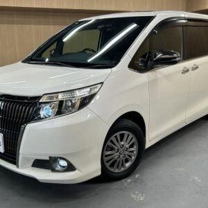 2016 Toyota Esquire white gasoline used car Japan export