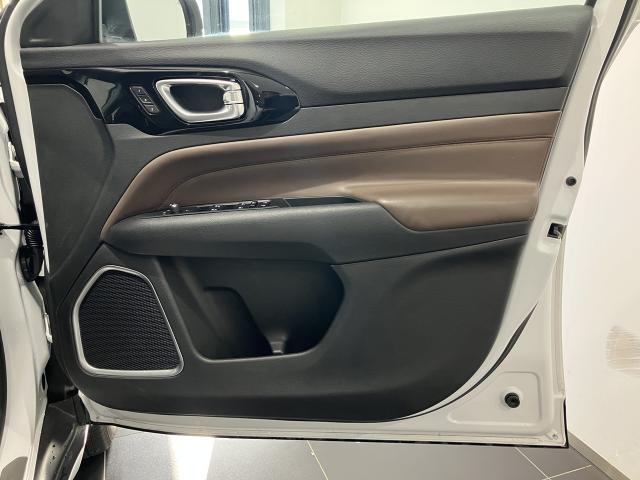 Ref:AUX-22563890 CHRYSLER JEEP JEEP COMMANDER 2025 12 Ref:AUX-22563890 CHRYSLER JEEP JEEP COMMANDER 2025 - Image 12