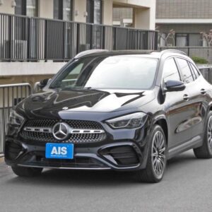 2024 Mercedes Benz Gla-Class black diesel used car Japan export