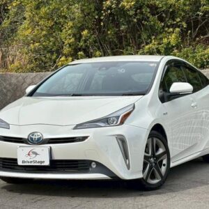 2019 Toyota Prius pearl hybrid used car Japan export