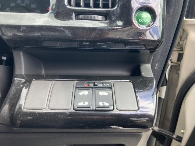 Ref:AUX-22621784 HONDA STEPWAGON 2011 13 Ref:AUX-22621784 HONDA STEPWAGON 2011 - Image 13