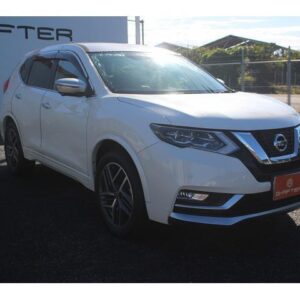 2018 Nissan X-Trail pearl gasoline used car Japan export