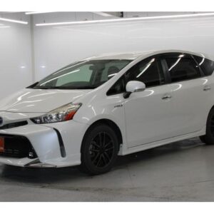 2015 Toyota Prius Alpha pearl hybrid used car Japan export