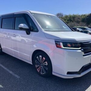 2023 Honda Stepwagon pearl gasoline used car Japan export