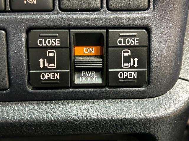 Ref:AUX-22681571 TOYOTA VOXY 2017 14 Ref:AUX-22681571 TOYOTA VOXY 2017 - Image 14