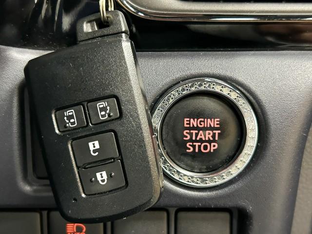 Ref:AUX-22681571 TOYOTA VOXY 2017 19 Ref:AUX-22681571 TOYOTA VOXY 2017 - Image 19