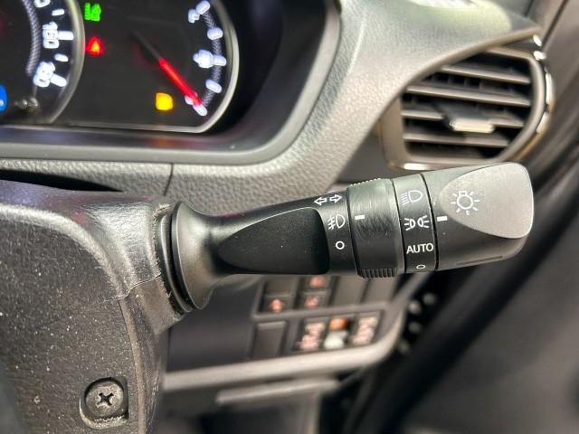 Ref:AUX-22681571 TOYOTA VOXY 2017 20 Ref:AUX-22681571 TOYOTA VOXY 2017 - Image 20