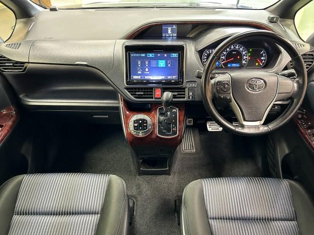 Ref:AUX-22681571 TOYOTA VOXY 2017 7 Ref:AUX-22681571 TOYOTA VOXY 2017 - Image 7