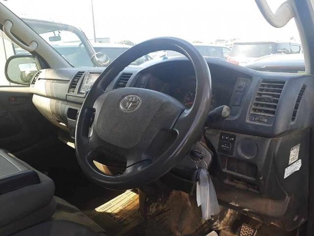 Ref:AUX-22699710 TOYOTA HIACE VAN 2017 4 Ref:AUX-22699710 TOYOTA HIACE VAN 2017 - Image 4