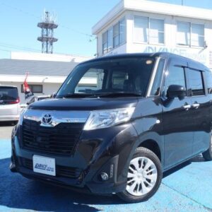 2018 Toyota Roomy black gasoline used car Japan export