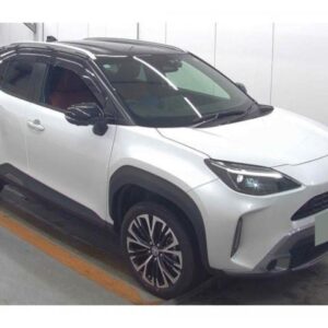 2025 Toyota Yaris Cross pearl gasoline used car Japan export