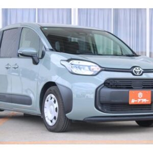 2023 Toyota Sienta green hybrid used car Japan export