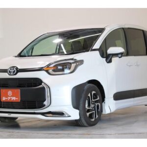 2023 Toyota Sienta pearl hybrid used car Japan export