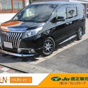 2017 Toyota Esquire black hybrid used car Japan export