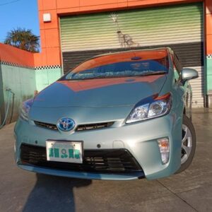 2013 Toyota Prius green hybrid used car Japan export