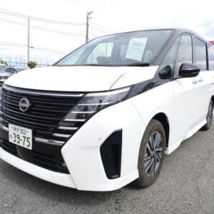 2024 Nissan Serena white gasoline used car Japan export
