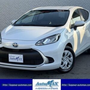 2024 Toyota Aqua pearl gasoline used car Japan export