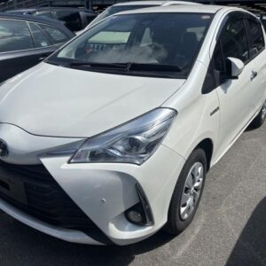 2019 Toyota Vitz pearl gasoline used car Japan export