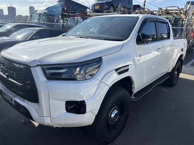Ref:AUX-22740298 TOYOTA HILUX 2022 1 2022 Toyota Hilux white diesel used car Japan export