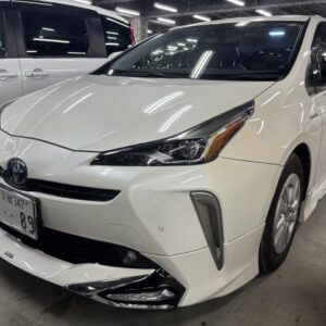 2020 Toyota Prius pearl gasoline used car Japan export