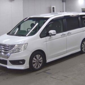 2015 Honda Stepwagon Spada pearl gasoline used car Japan export