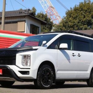 2023 Mitsubishi Delica D:5 pearl diesel used car Japan export