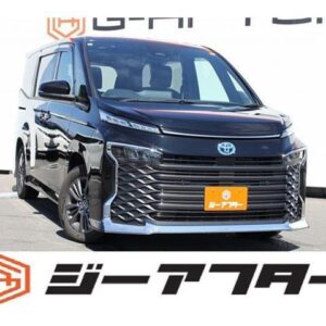 2025 Toyota Voxy black gasoline used car Japan export