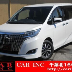 2018 Toyota Esquire pearl gasoline used car Japan export