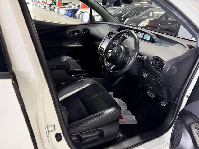 Ref:AUX-22785165 TOYOTA PRIUS PHV 2018 3 Ref:AUX-22785165 TOYOTA PRIUS PHV 2018 - Image 3