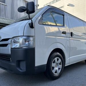 2018 Toyota Hiace Van white gasoline used car Japan export