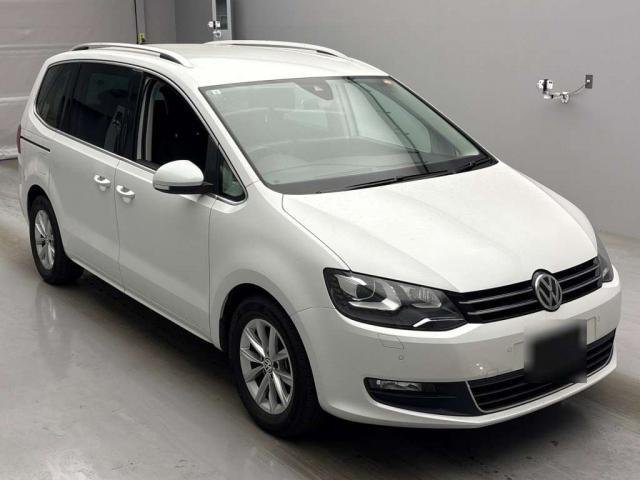 Ref:AUX-22800042 VOLKSWAGEN SHARAN 2015 1 2015 Volkswagen Sharan white gasoline used car Japan export