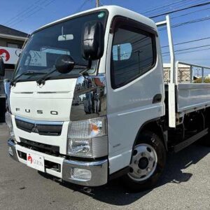 2017 Mitsubishi Fuso Canter white diesel used car Japan export