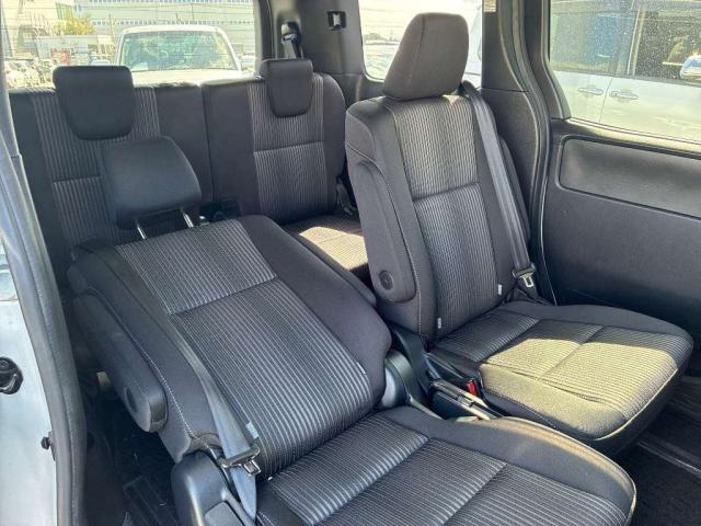 Ref:AUX-22800571 TOYOTA NOAH 2017 7 Ref:AUX-22800571 TOYOTA NOAH 2017 - Image 7