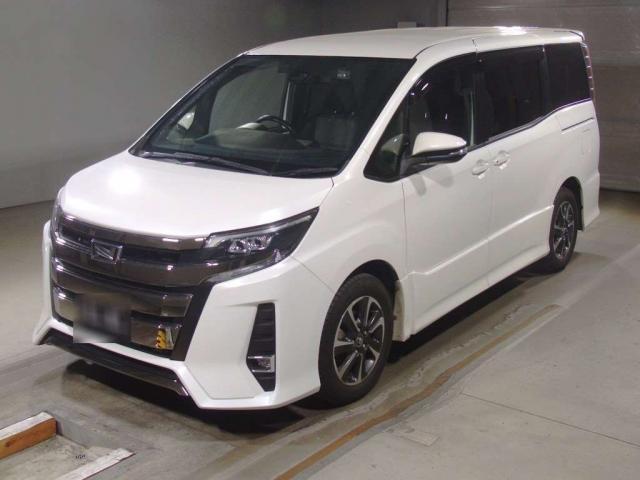 Ref:AUX-22800800 TOYOTA NOAH 2017 2 Ref:AUX-22800800 TOYOTA NOAH 2017 - Image 2