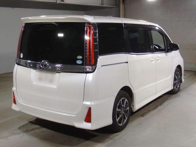 Ref:AUX-22800800 TOYOTA NOAH 2017 3 Ref:AUX-22800800 TOYOTA NOAH 2017 - Image 3