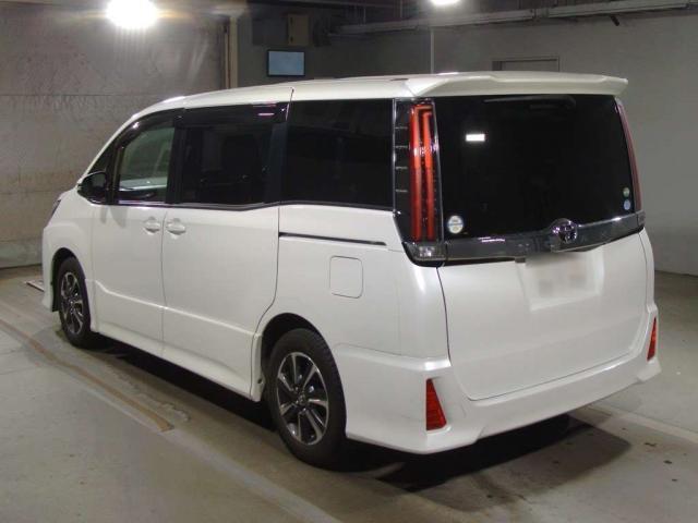 Ref:AUX-22800800 TOYOTA NOAH 2017 4 Ref:AUX-22800800 TOYOTA NOAH 2017 - Image 4