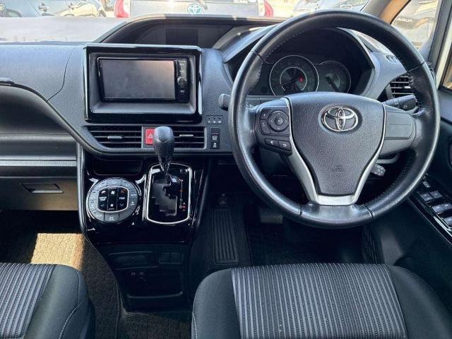 Ref:AUX-22800800 TOYOTA NOAH 2017 5 Ref:AUX-22800800 TOYOTA NOAH 2017 - Image 5