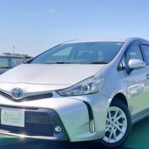 2015 Toyota Prius Alpha silver hybrid used car Japan export